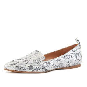 NEST WOMEN'S CUSHIONED SOLE POINTED TOE FLATS - SILVER SNAKE SKIN